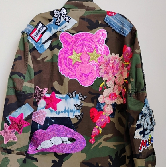 Ladies Large Long Fitted Camo With Patchwork Utility Jacket - Picture 7 of 8